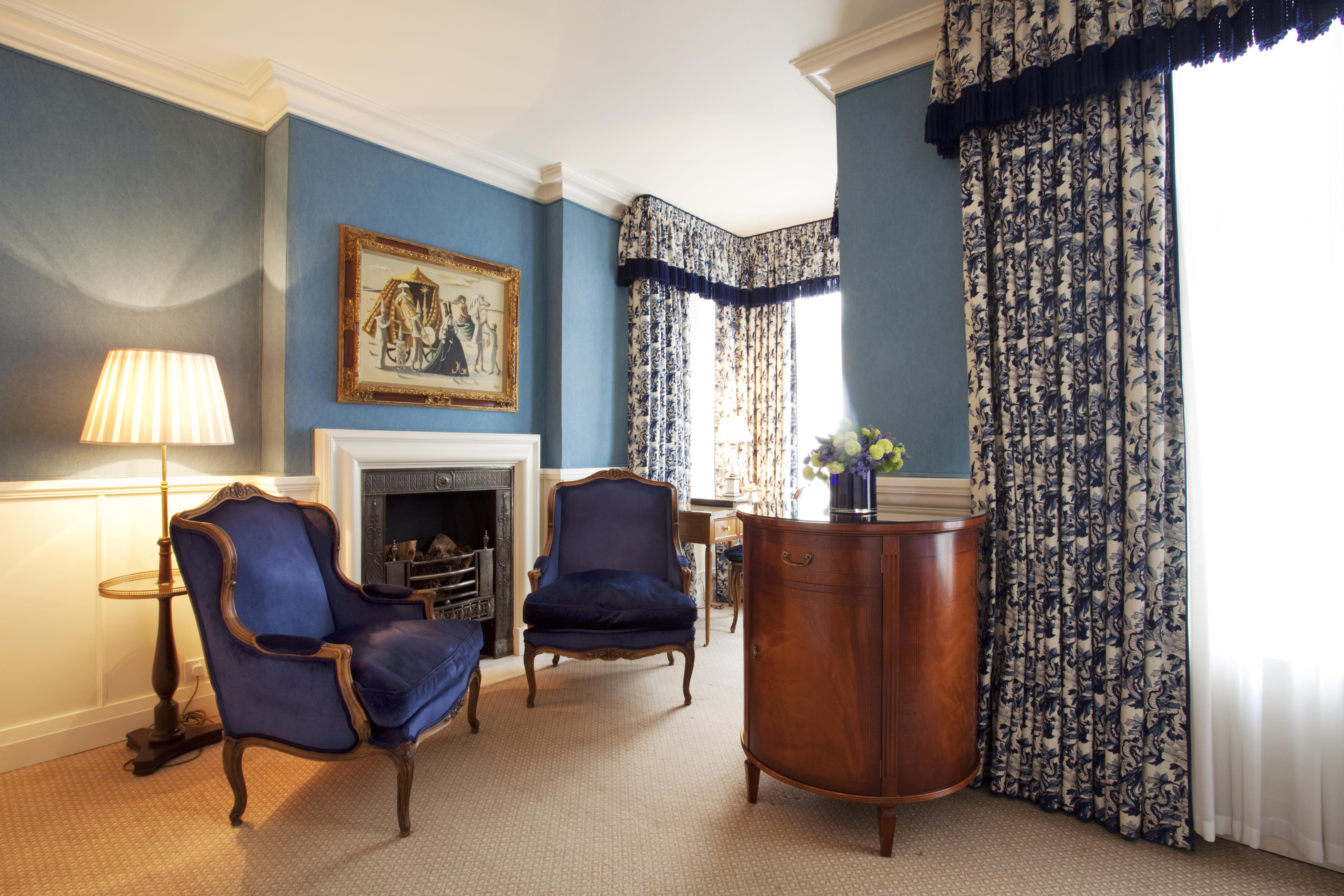 The Capital Hotel, Apartments & Townhouse London Kültér fotó A room at the hotel